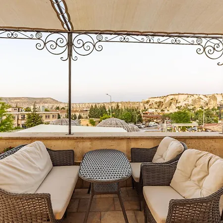 Walnut House 4*
